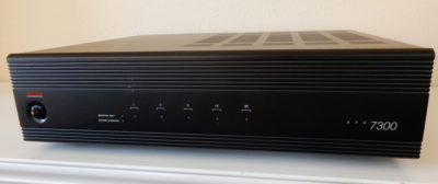 Pastiprinātājs Adcom BFA 7300