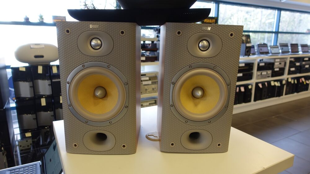 B&W DM601 S3