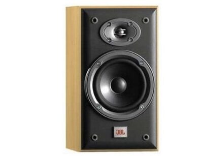 JBL Northridge E20 seguma audums ir jāpielīmē