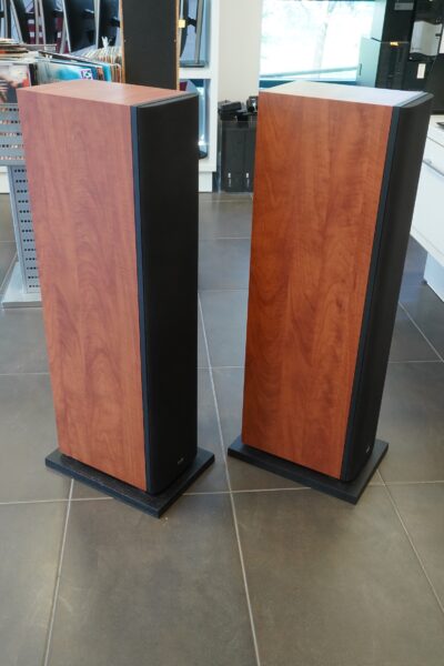 Bowers & Wilkins 684