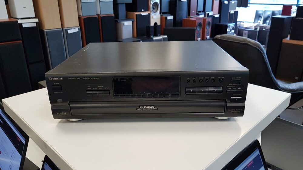 5 CD atskaņotājs Technics SL-PG687