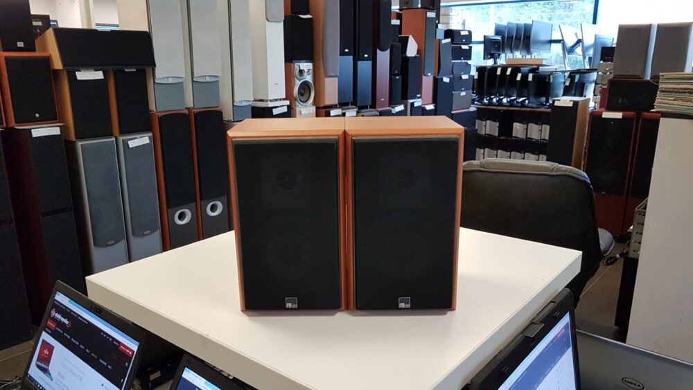 M-Audio HTS 700