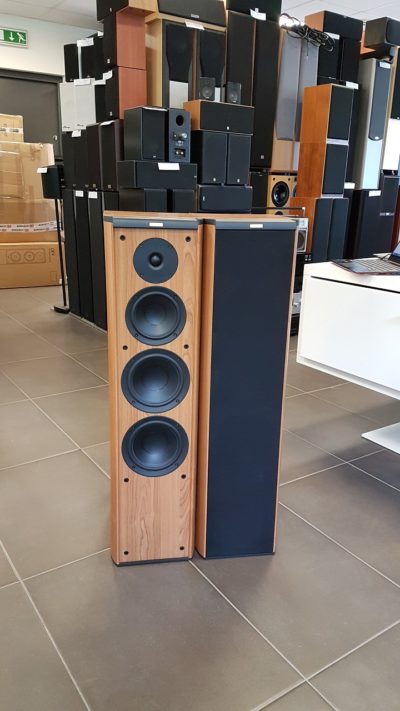 Jamo Classic 8 grīdas skaļrunis