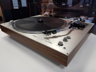 Akai AP-006 vinila atskaņotājs