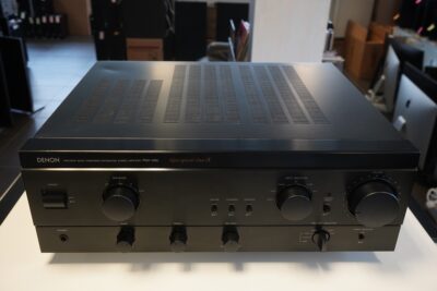 Denon PMA-1060 stereo amplifier