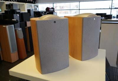 KEF Q1 plaukta skaļruņi