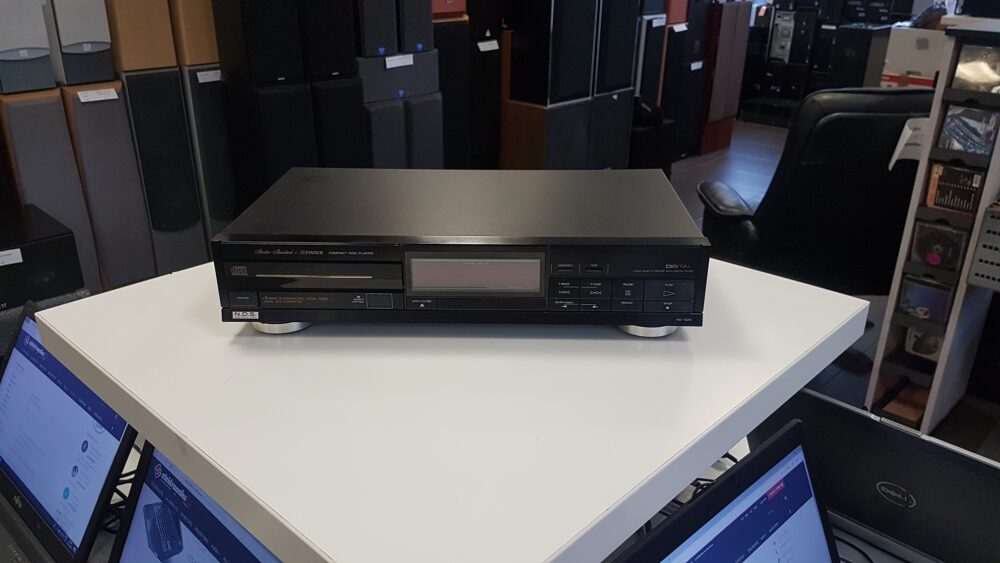 CD atskaņotājs Fisher AD-925