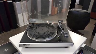 JVC L-A11 vinila atskaņotājs