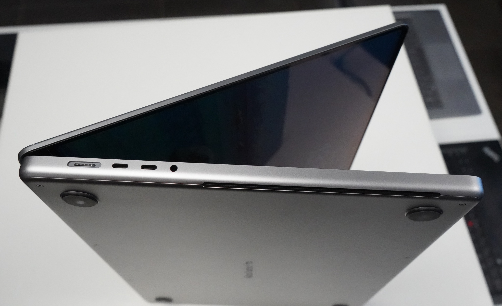 Apple MacBook Pro, 16-inch, A2485 (2021) - Image 3